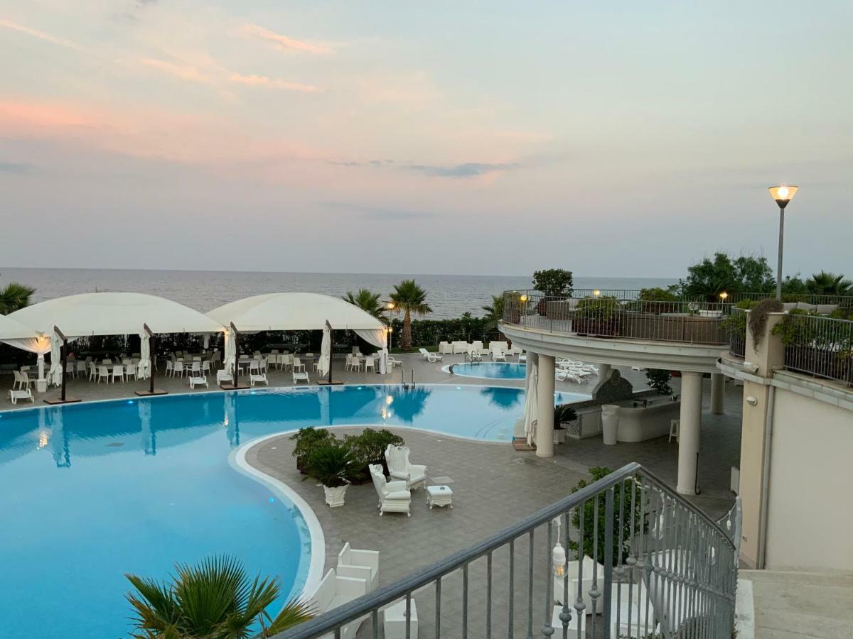 Grand Hotel Balestrieri Torre Melissa Exterior photo